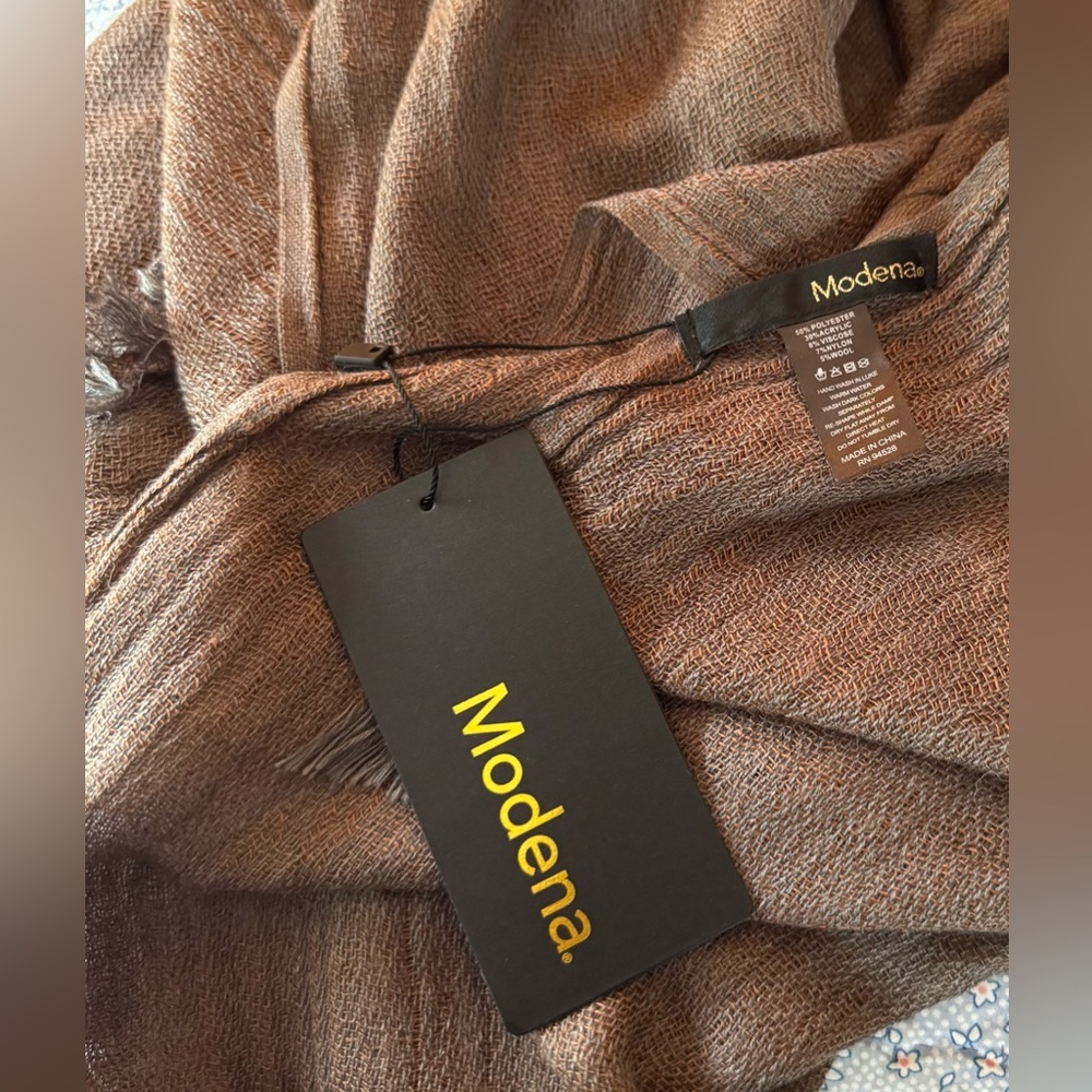 Modena Large Scarf - Picture 7 of 7